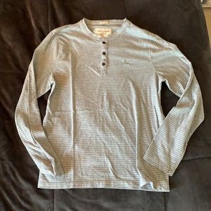 Abercrombie long sleeved tee